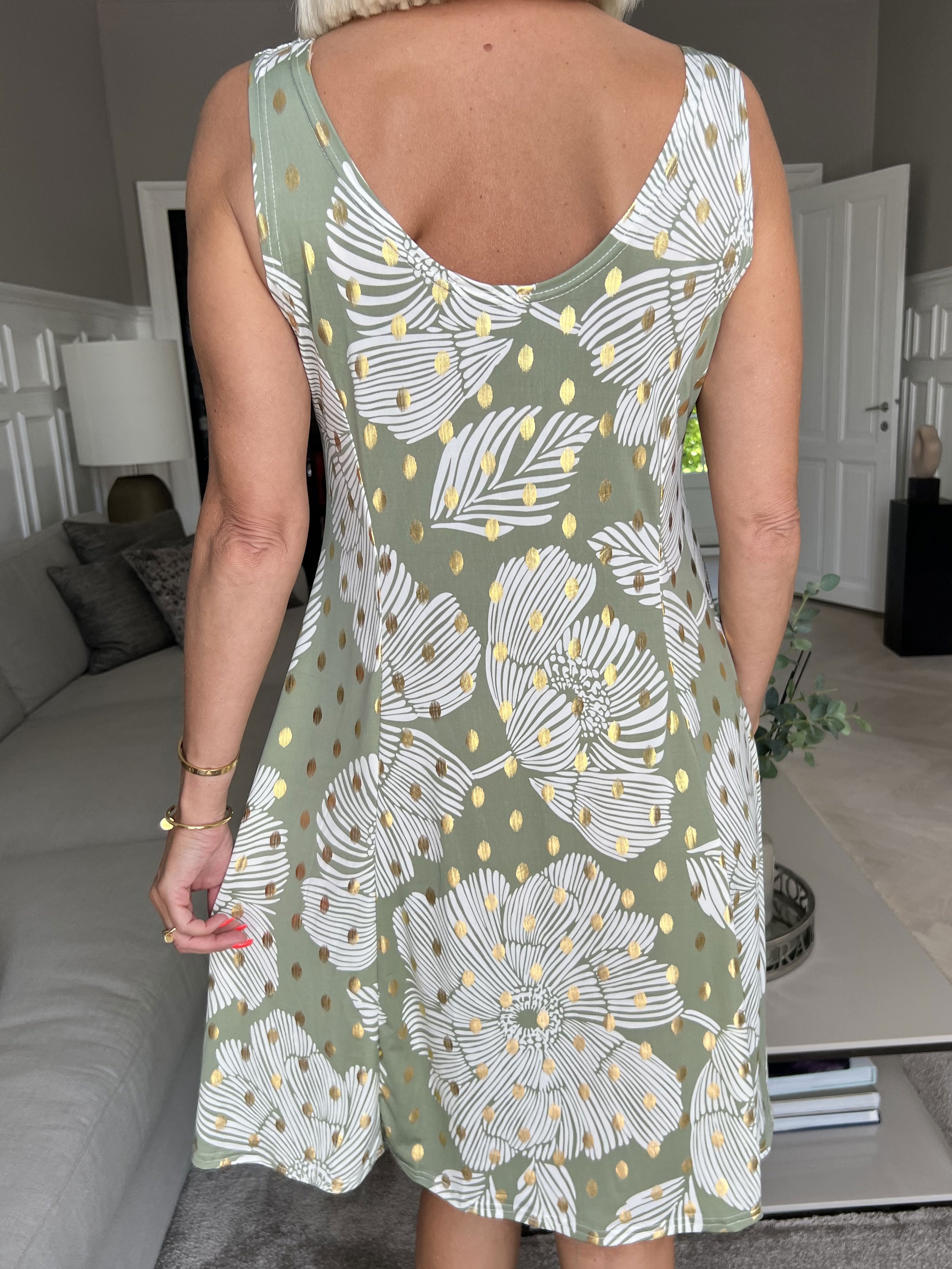 Maj Big Flower - Söt klänning med blommotiv